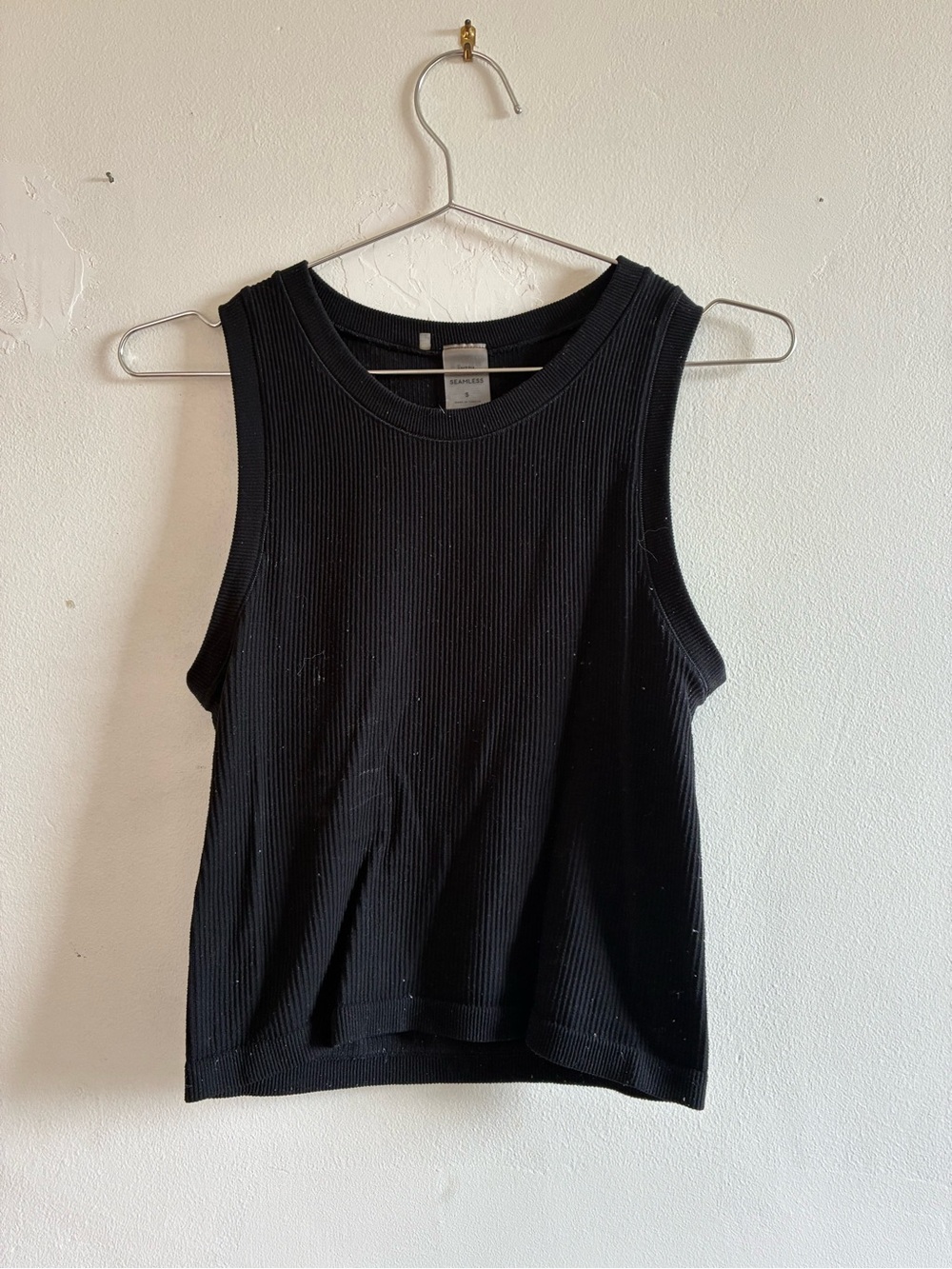 Aritzia Seamless Ribbed Tank Top - Classic Women's Sleeveless Tee